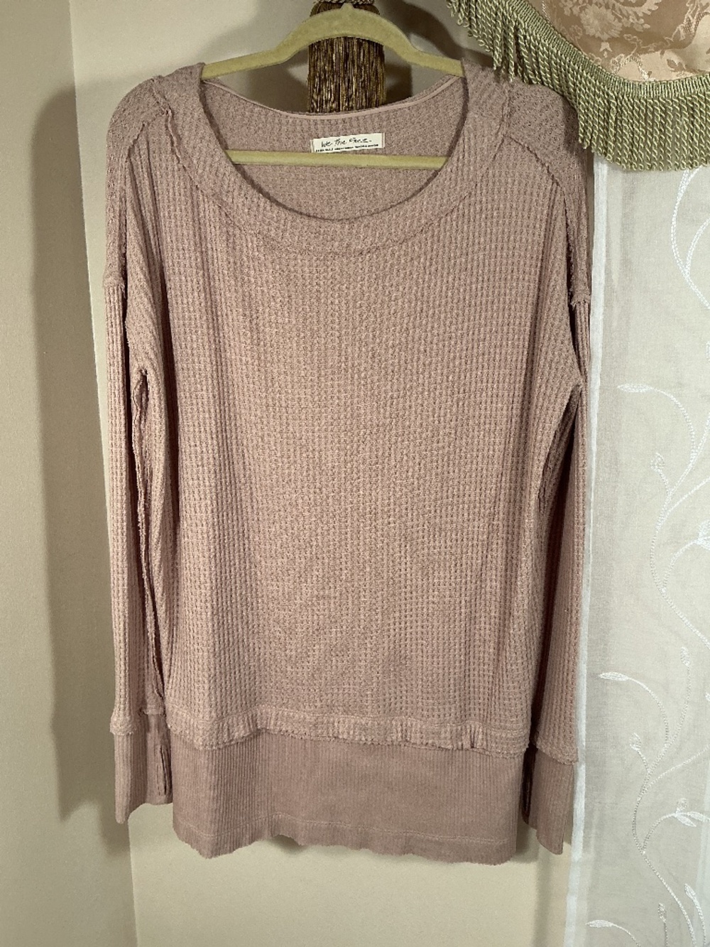 We The Free Free People Tan Wafle Knit Thumbhole Top Sz XS, fits S and Medium.